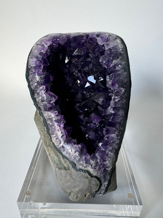 Uruguayan Amethyst Cut Base