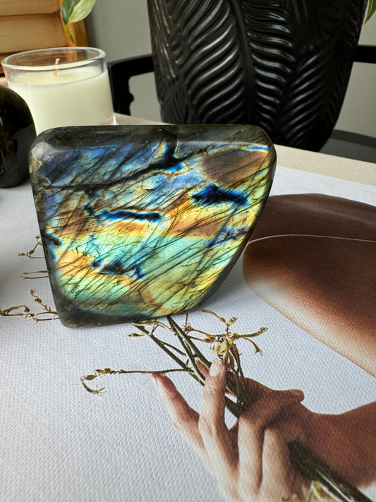 HQ Labradorite Freeform L027