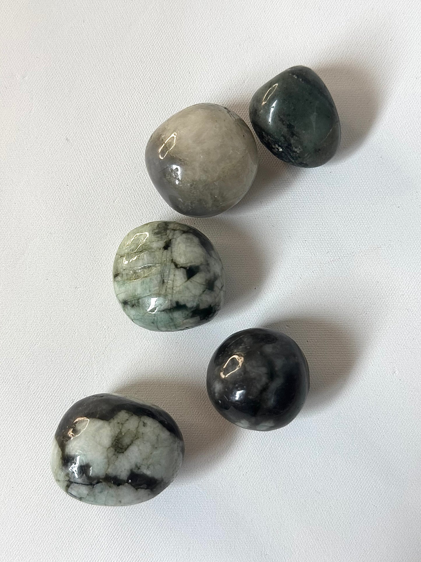 Emerald Tumble Stone