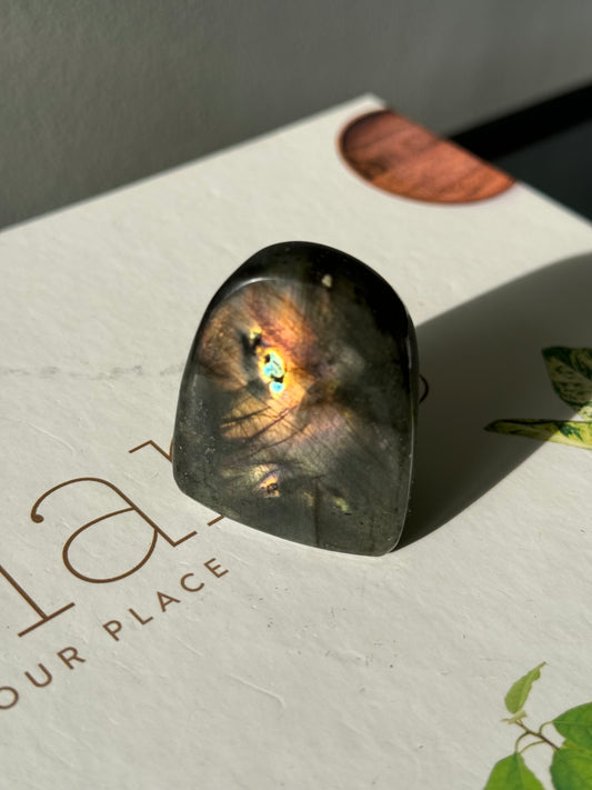 HQ Labradorite Freeform L09