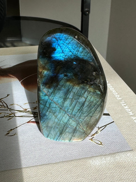 HQ Labradorite Freeform L07