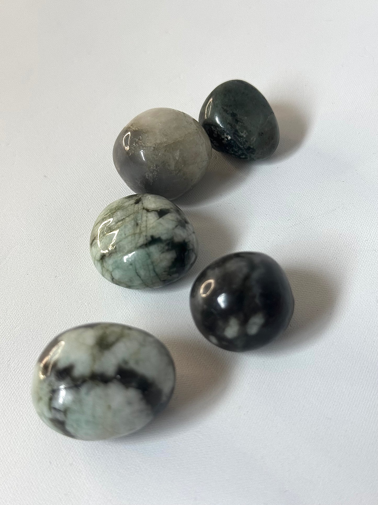 Emerald Tumble Stone