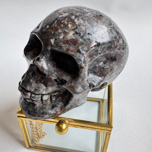 Yooperlite Crystal Skull | Bespoke Crystals