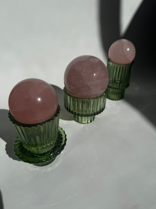 Green Glass Crystal Sphere Stand – Decorative Holder for Crystal Balls and Healing Crystals | Bespoke Crystals 
